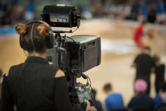 The Evolution of Sports Broadcasting: Streaming Platforms and Fan Engagement